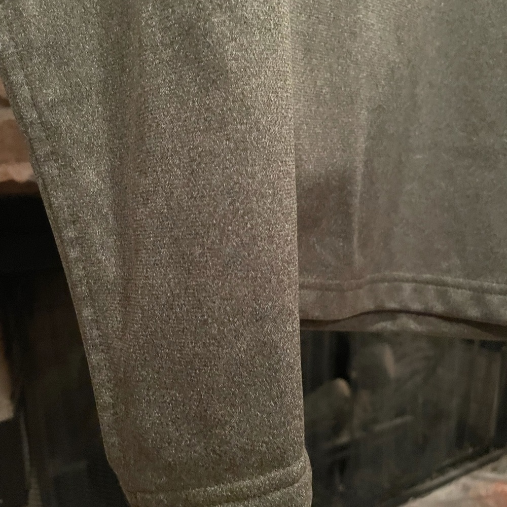 North Face Pullover. - image 4